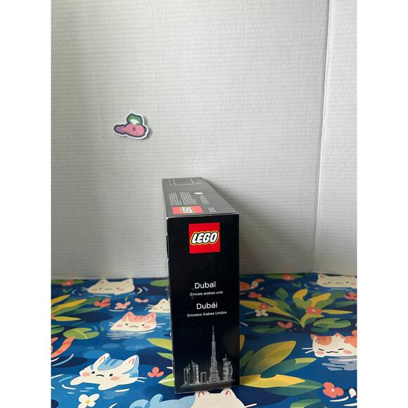 LEGO Architecture Skylines: Dubai 21052 Building Kit Set - Picture 7 of 12